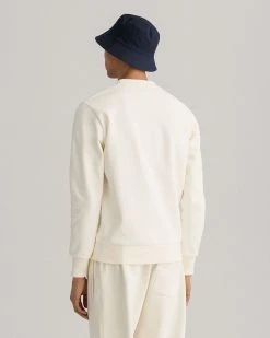 Gant Miesten Collegepaita Tonal Archive Shield C-Neck Luonnonvalkoinen -Makia kauppa gant miesten collegepaita tonal archive shield c neck luonnonvalkoinen 3