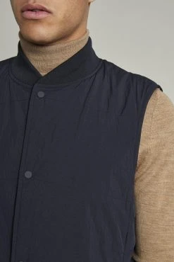 MATINIQUE Miesten Liivi BEATON Tummansininen -Makia kauppa matinique miesten liivi beaton tummansininen 2 scaled