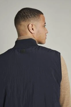 MATINIQUE Miesten Liivi BEATON Tummansininen -Makia kauppa matinique miesten liivi beaton tummansininen 3 scaled