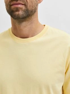 Selected Miesten T-paita NORMAN 180 NOS O-NECK Kirkkaankeltainen -Makia kauppa selected miesten t paita norman 180 nos o neck kirkkaankeltainen 4