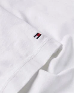 Tommy Hilfiger Miesten Lyhythihainen T-Paita FLORAL EMBROIDERY TEE Valkoinen -Makia kauppa tommy hilfiger miesten lyhythihainen t paita floral embroidery tee valkoinen 3