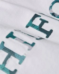 Tommy Hilfiger Miesten Lyhythihainen T-Paita FLORAL EMBROIDERY TEE Valkoinen -Makia kauppa tommy hilfiger miesten lyhythihainen t paita floral embroidery tee valkoinen 4