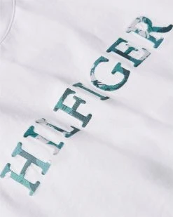 Tommy Hilfiger Miesten Lyhythihainen T-Paita FLORAL EMBROIDERY TEE Valkoinen -Makia kauppa tommy hilfiger miesten lyhythihainen t paita floral embroidery tee valkoinen 5