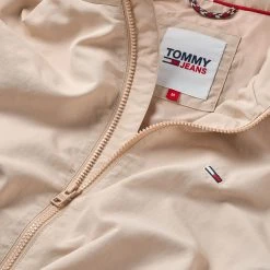 Tommy Jeans, Miesten Takki, K ESSENTIAL JACKET Beige -Makia kauppa tommy jeans miesten takki k essential jacket beige 4 scaled